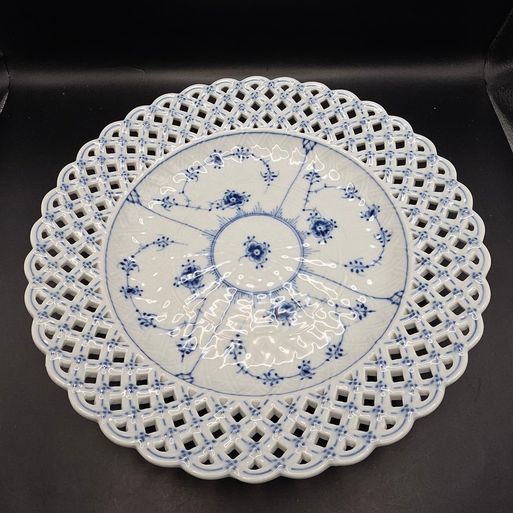 Royal Copenhagen Blue Fluted Full Lace Plate 10" White Porcelain Reticulated 638